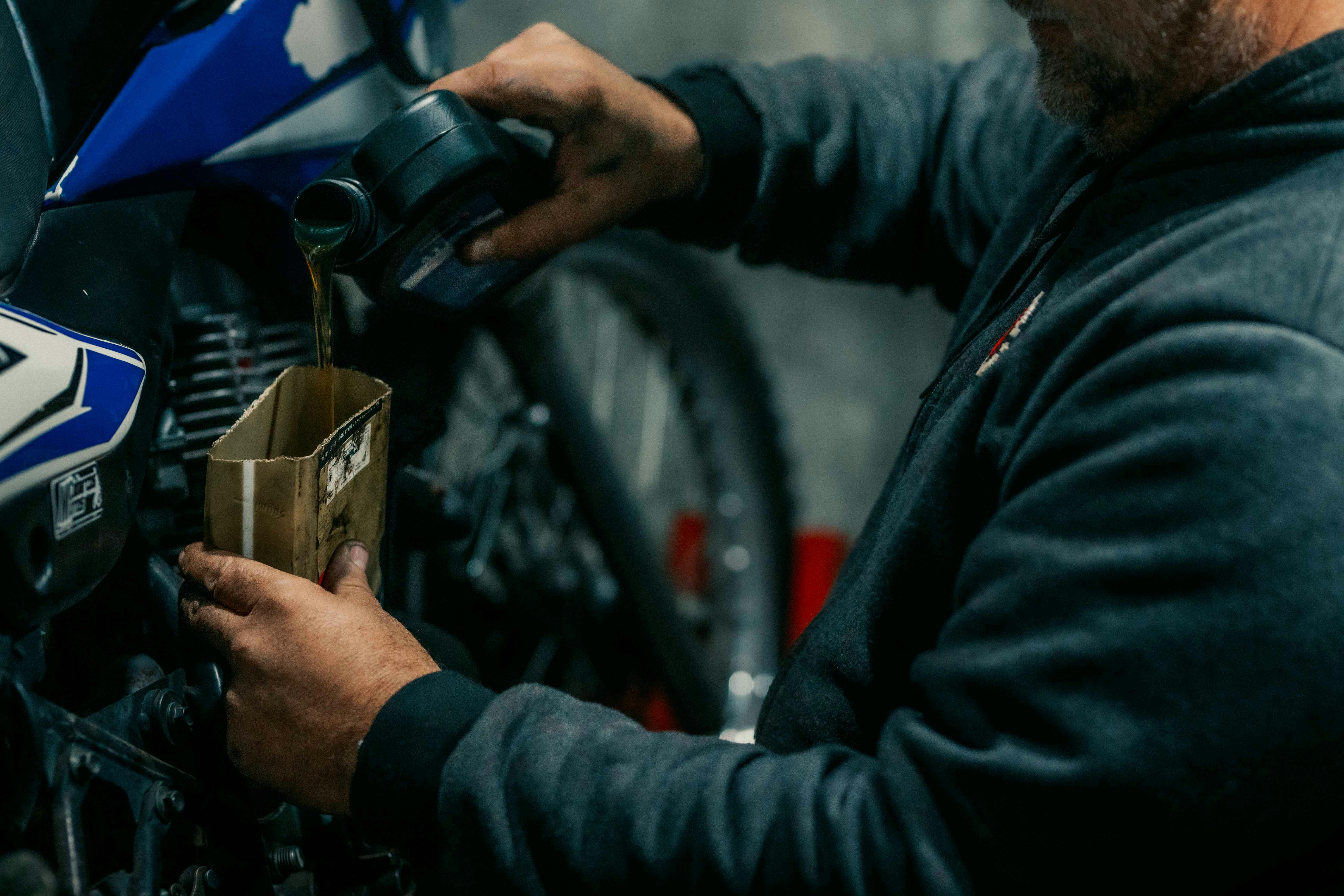 ¿Qué pasa si la moto se queda sin aceite y cuánto tiempo puede estar así?