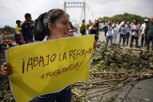 Del Pequeño glosario de antintelectualismo académico: “Economía” y “Economía del conocimiento”