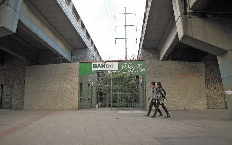 En Bogotá hay un baño público por cada 70.619 habitantes