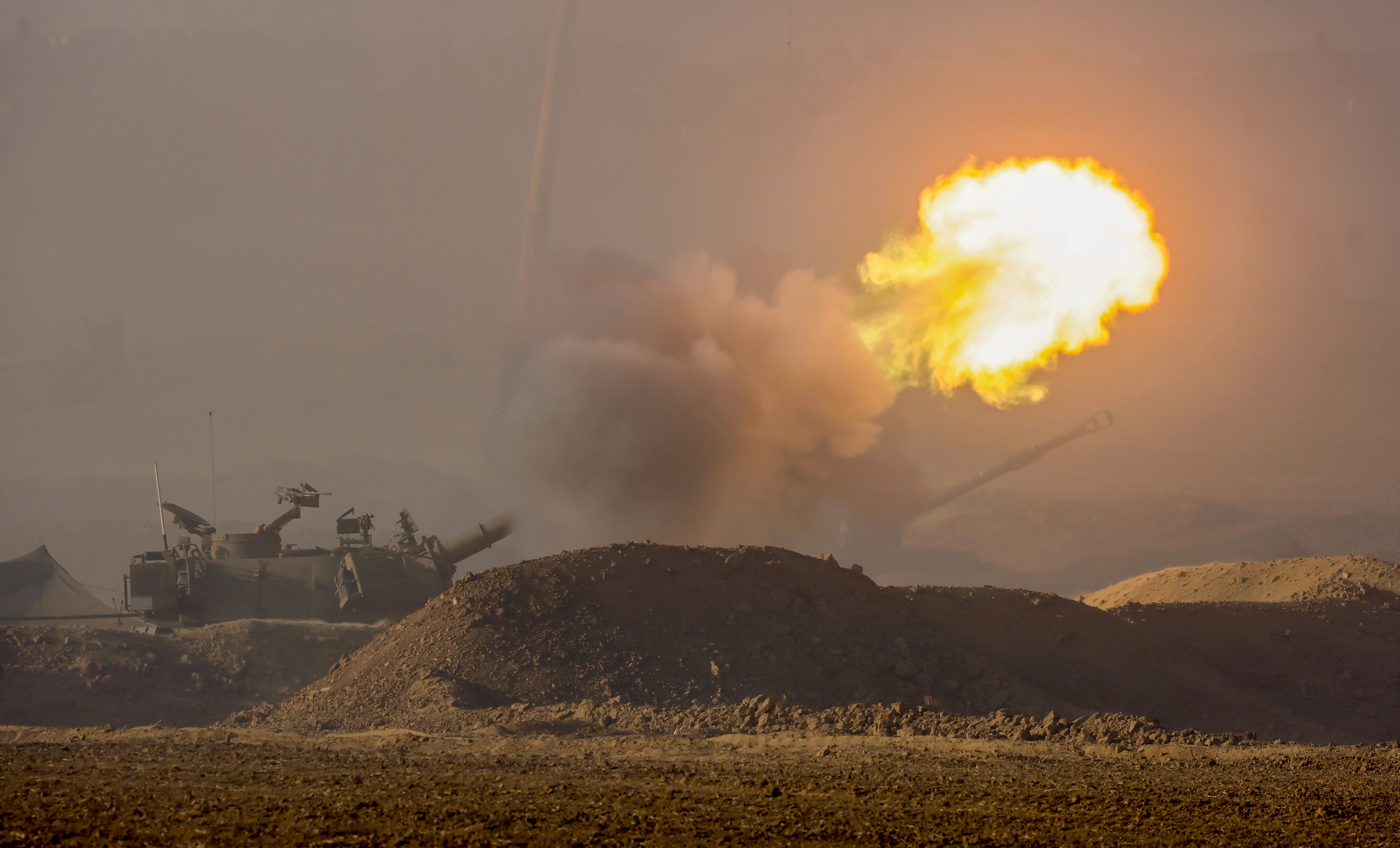 Israel “libra encarnizados combates con Hamás”, mientras la crisis en Gaza empeora