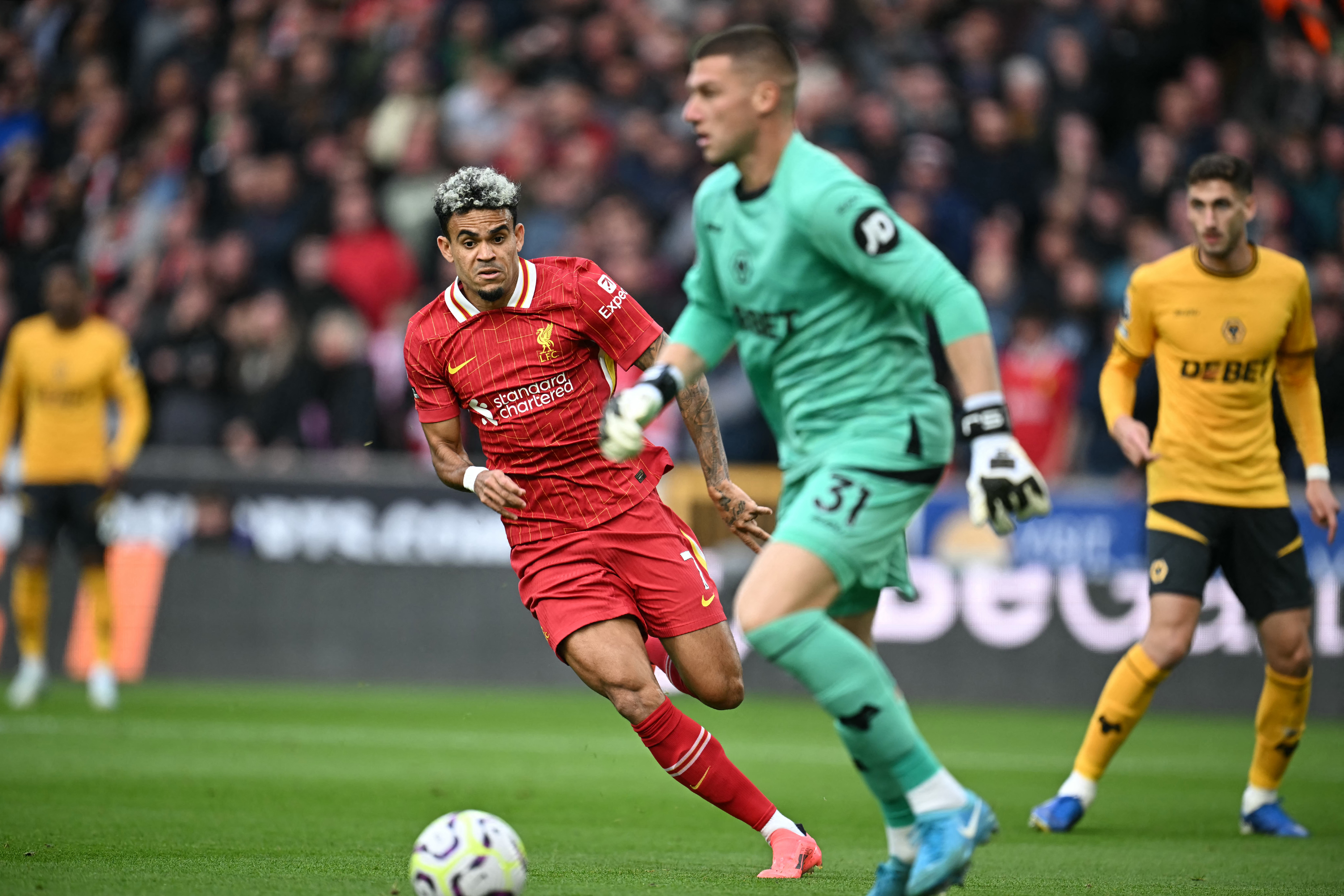 El Liverpool de Luis Díaz venció al Wolverhampton y es líder de la Premier League