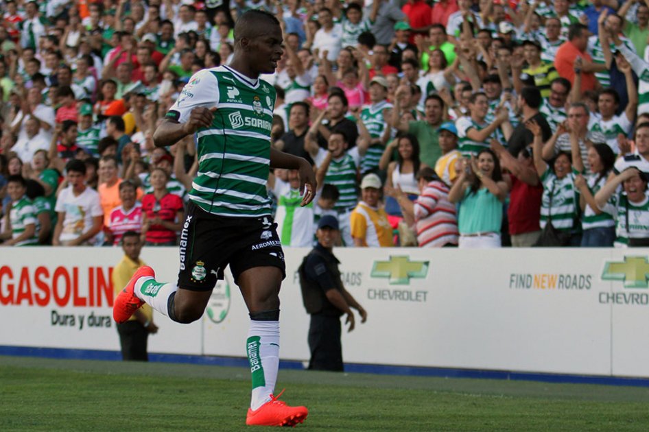 Dos colombianos lideraron el triunfo de Santos Laguna en México