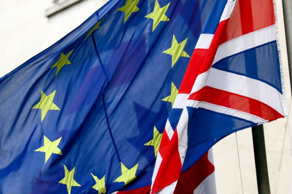 Fuertes caídas en las bolsas por petróleo y temores de Brexit