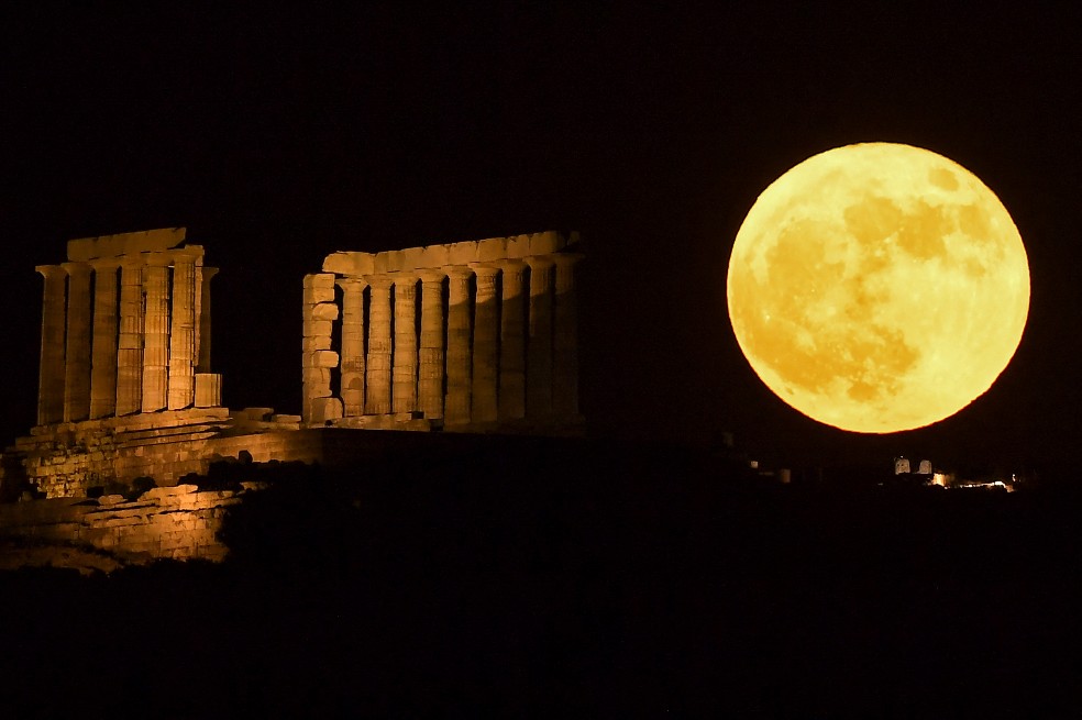 Superluna de fresa: las imágenes que dejó el fenómeno en el mundo
