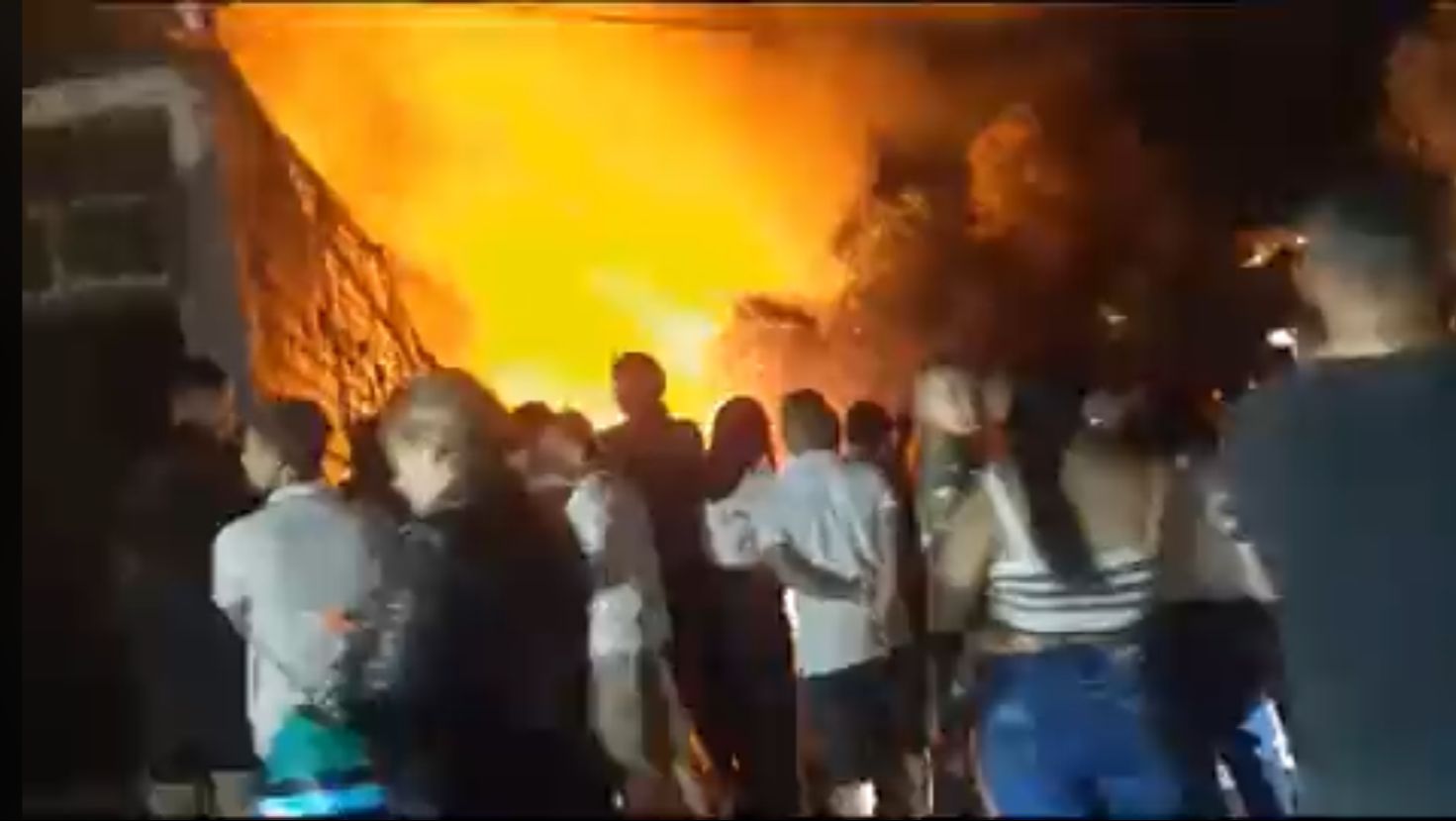Incendio consumió más de 50 viviendas en Armenia