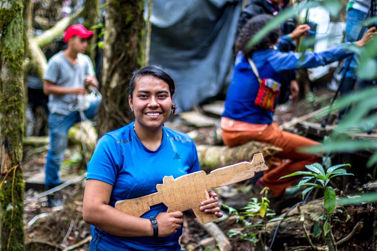 La grabación de Memorias guerrilleras se hizo con armas de madera, pues las Farc ya habían entregado las que usaron en la guerra.