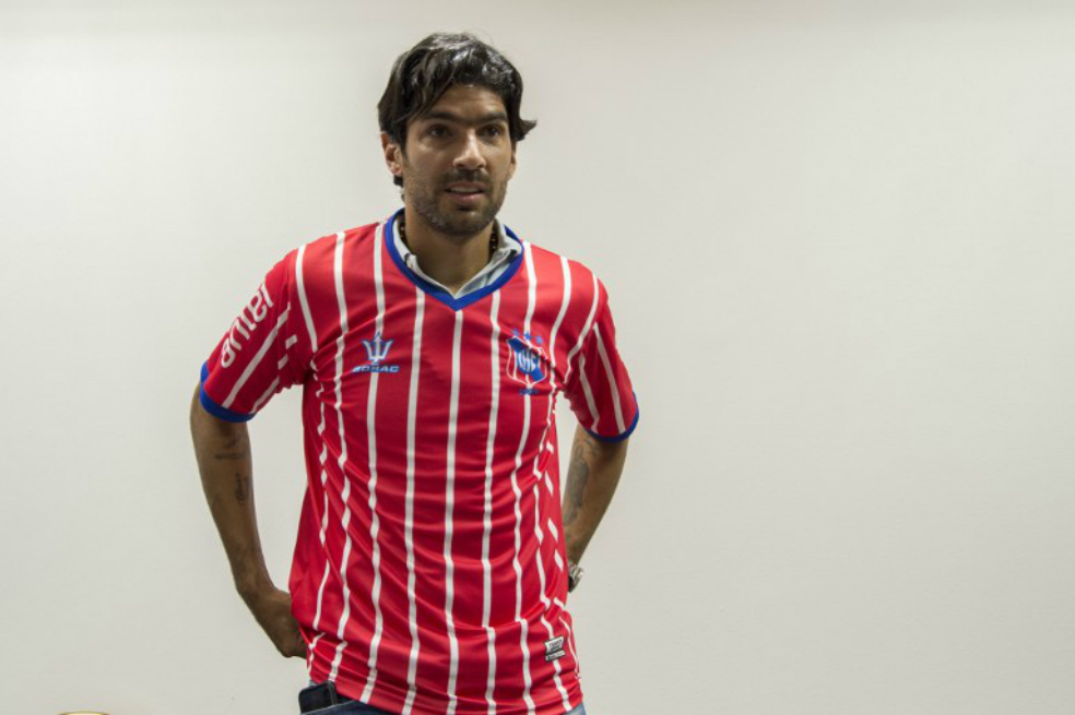 "El Loco" Abreu va por récord mundial de jugar en mayor número de clubes