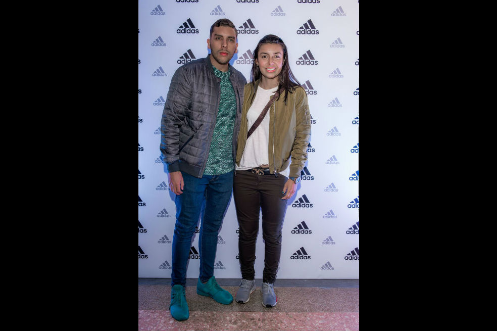 Deportistas presentan tienda deportiva más grande del país