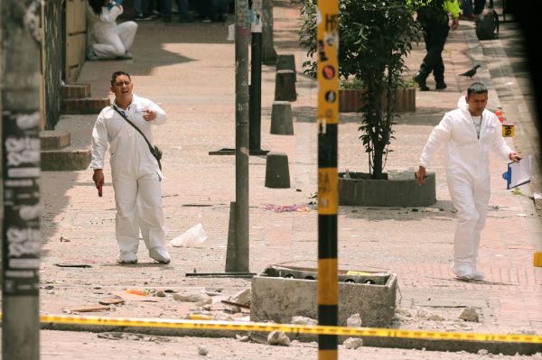 Uribismo insiste en suspender los diálogos con el ELN