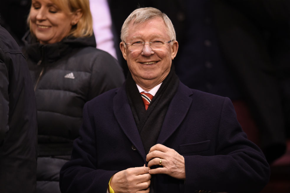 Sir Alex Ferguson está despierto y puede hablar