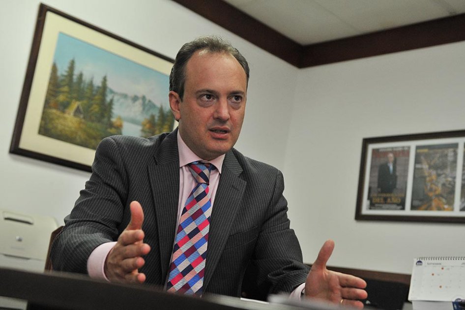 Investigarán a abogada que presentó millonarias demandas contra el Estado