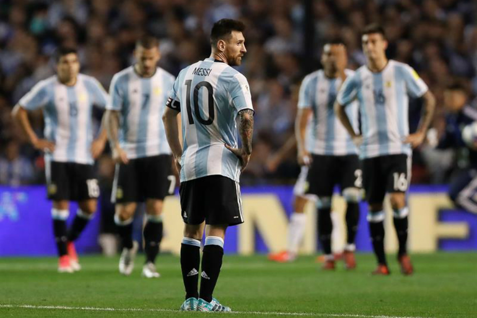 Argentina no pudo con Perú y por ahora está fuera del Mundial