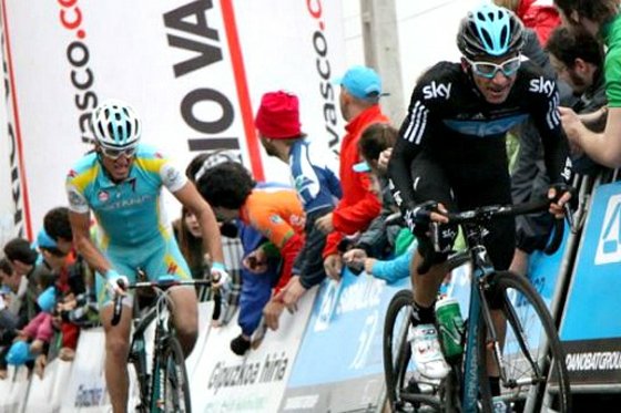 Tras la penúltima etapa, colombianos lideran Vuelta al País Vasco