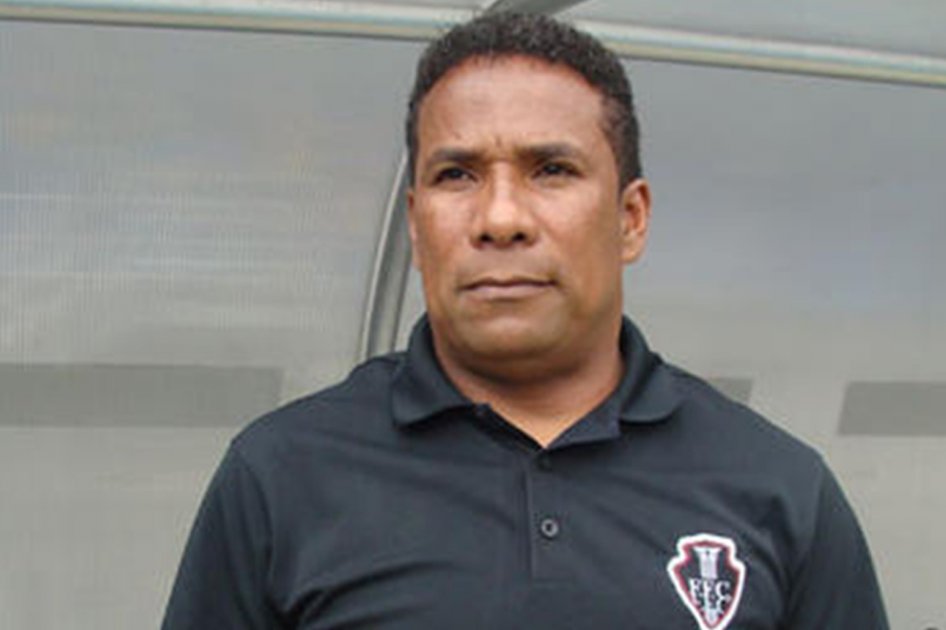 Hernán Pacheco renunció como técnico de Fortaleza
