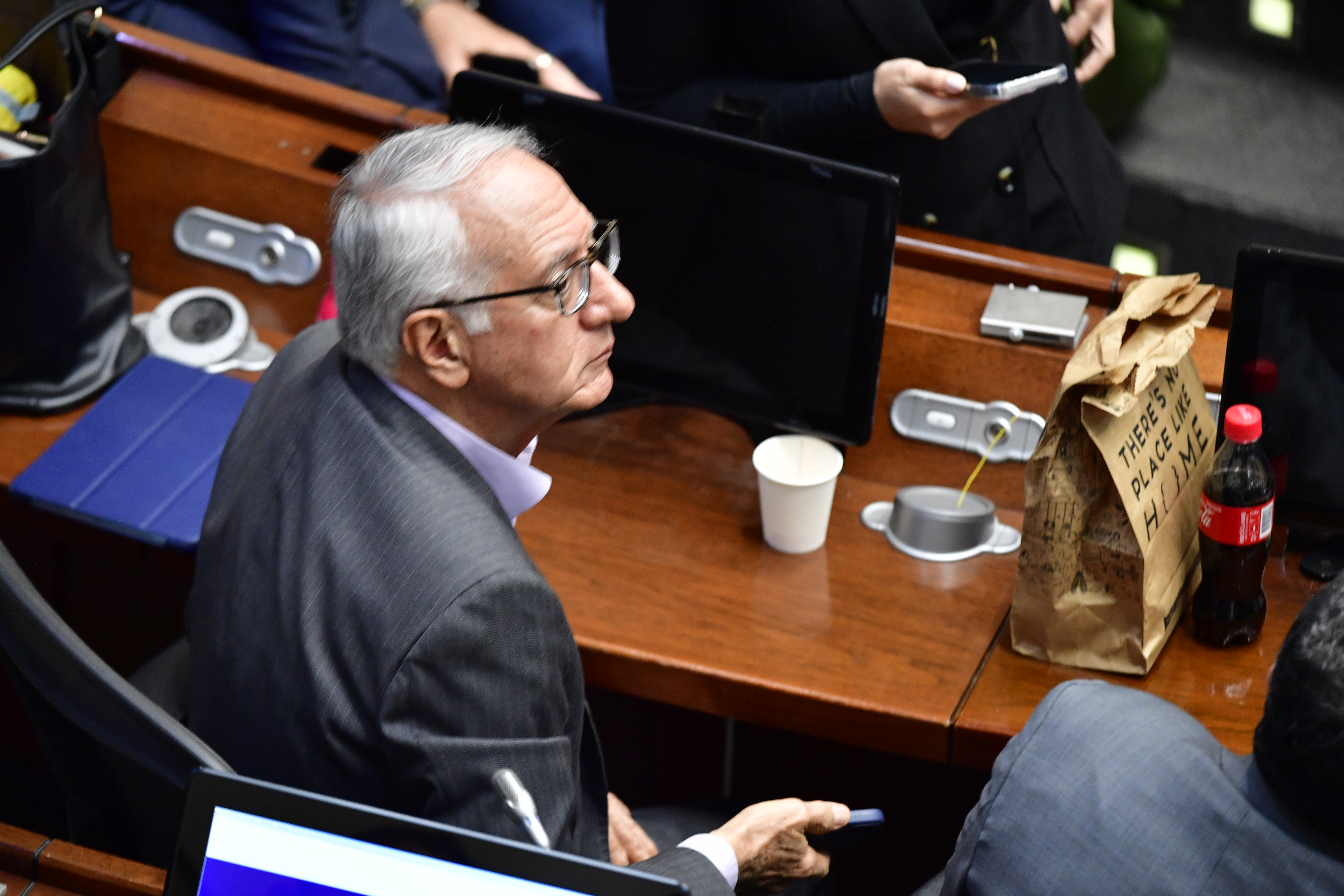 Fue radicada moción de censura contra el ministro de Salud tras caso de Kevin Acosta