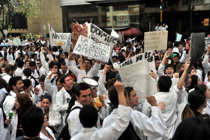 Médicos de Medellín trabajan en una propuesta de reforma a la salud