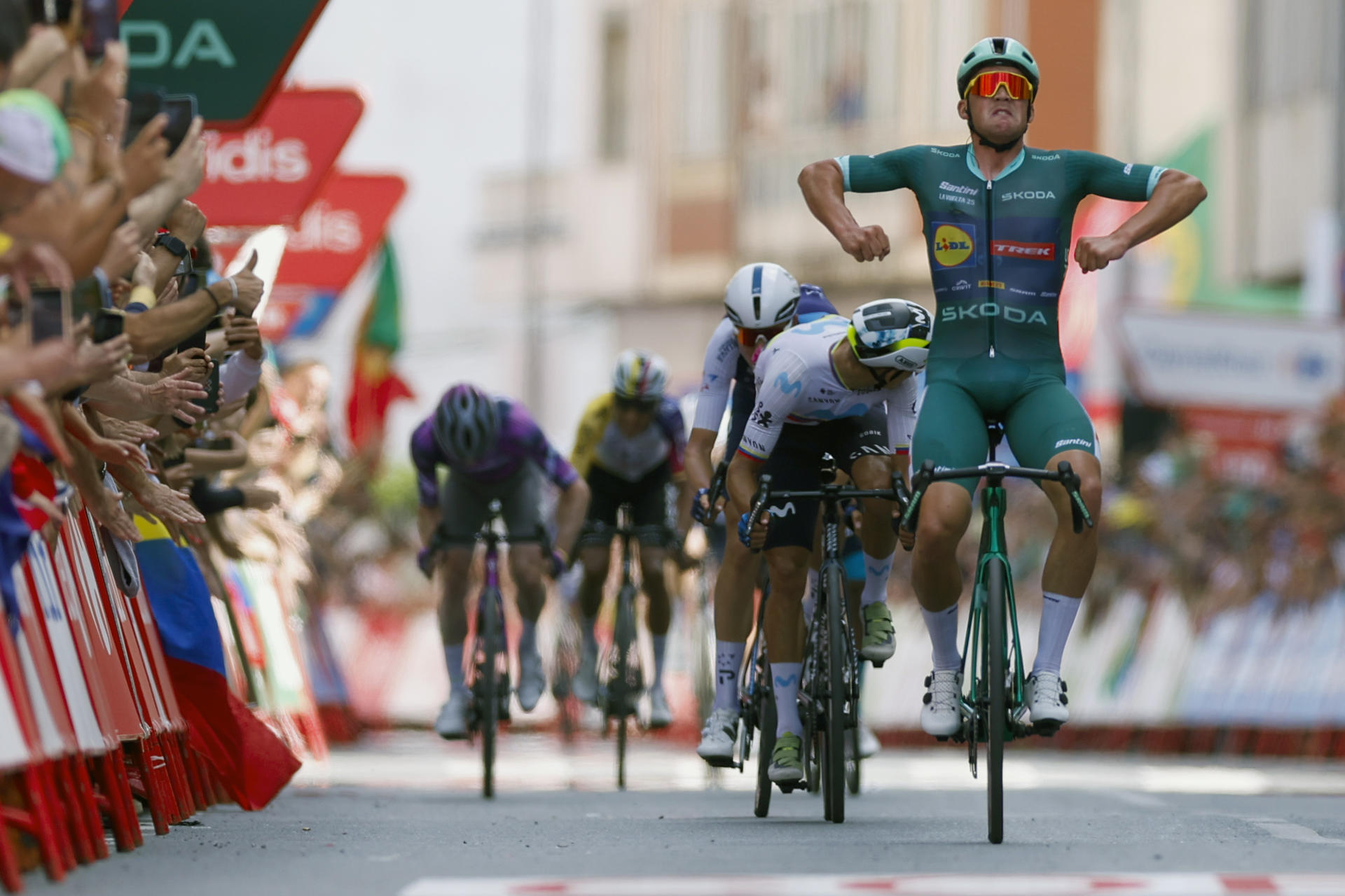 Egan Bernal agitó el final, pero Pedersen se quedó con la etapa 15 de La Vuelta