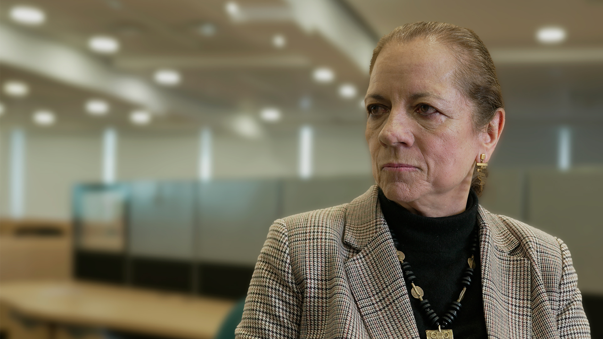 Patricia Lara: la historia detrás de su nuevo libro “La espada de Bolívar”