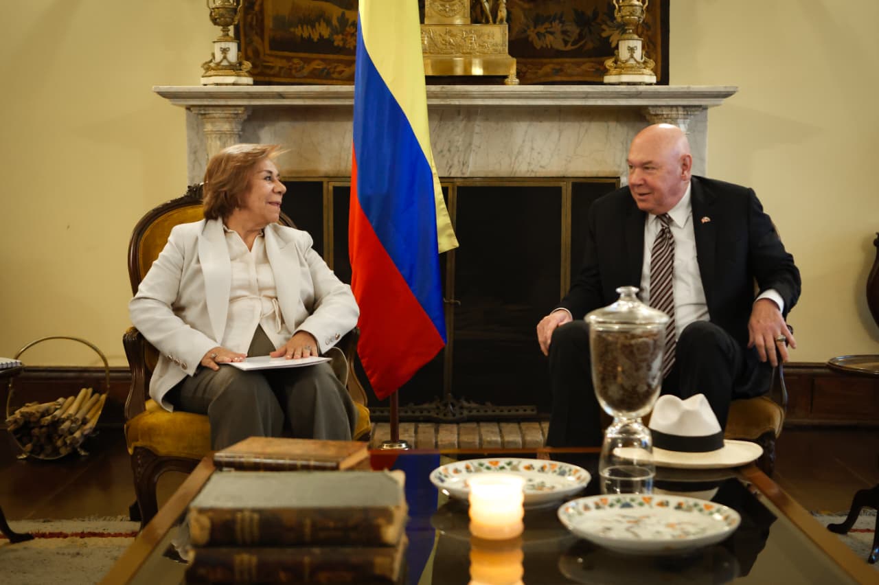 Colombia y Estados Unidos enfrían tensiones: hubo cita entre canciller y McNamara