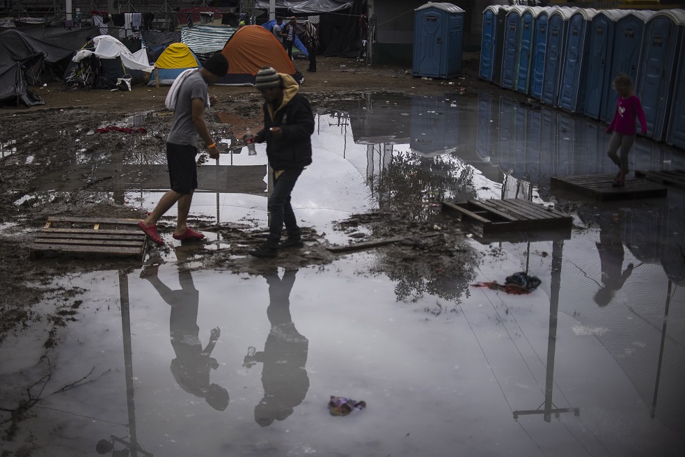 Las lluvias, el nuevo enemigo de los migrantes centroamericanos en Tijuana
