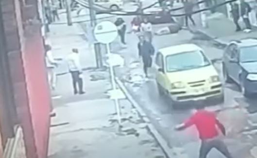 Buscan a taxi que hurtó a pareja y en la huida arrolló a madre, hija y abuela