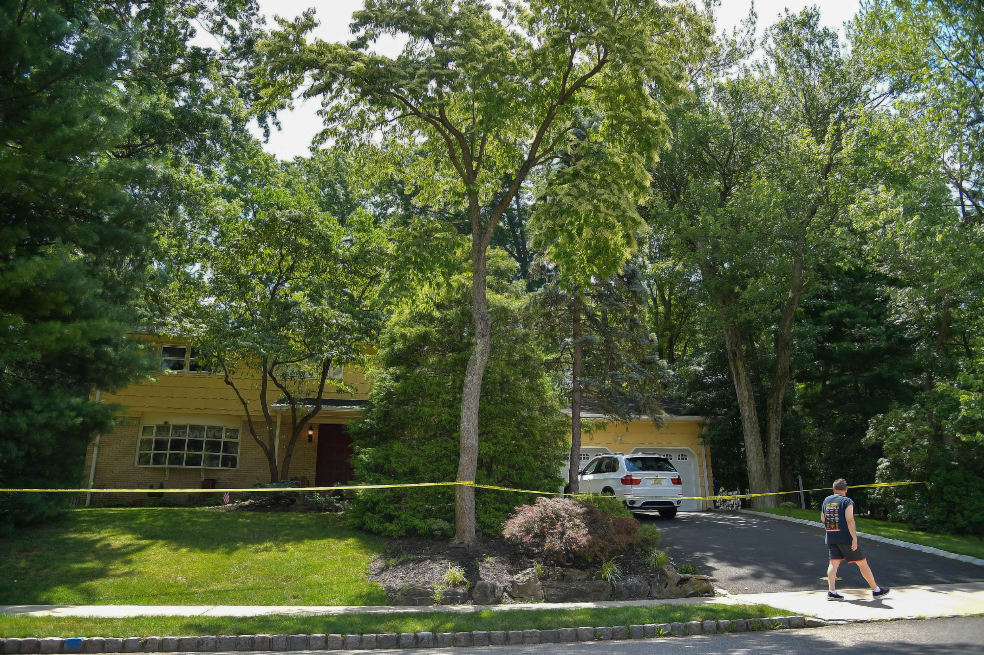 Hijo de jueza que investiga el caso de Epstein es asesinado en su casa de EE.UU.