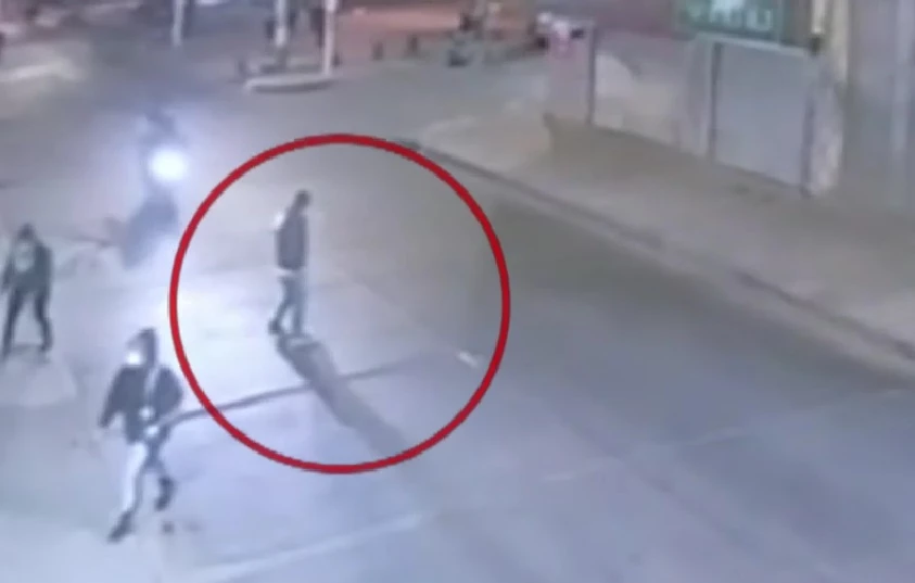 Motociclistas huyeron tras atropellar a un hombre y dejarlo herido en Bosa