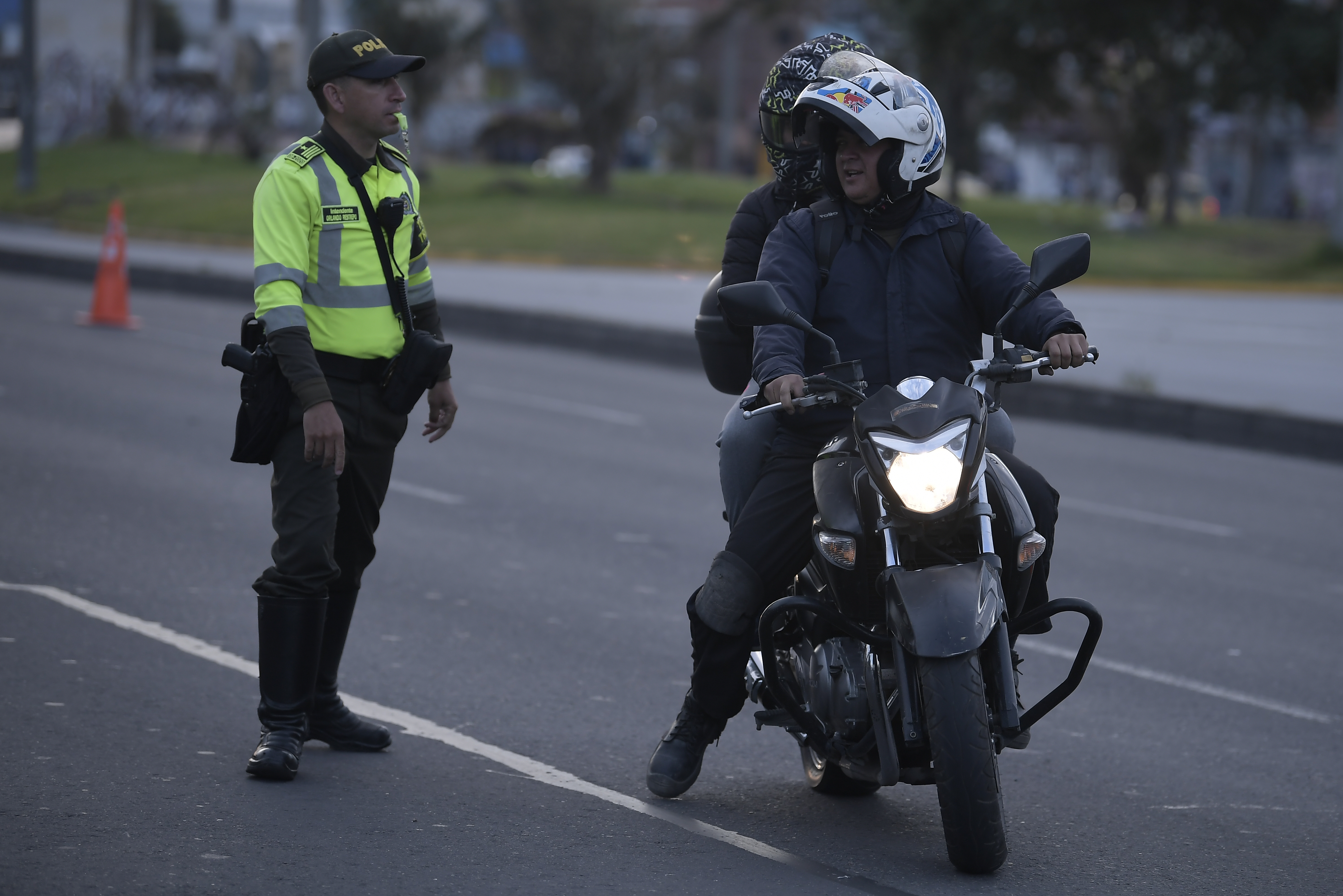 Diferentes aspectos de este día en Bogotá, en el que los habitantes se movilizaron en otros medios de transporte como: Transmilenio, taxis o bicicletas.