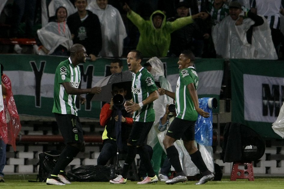 Nacional derrotó 4-2 a Huracán y clasificó a los cuartos de la Libertadores