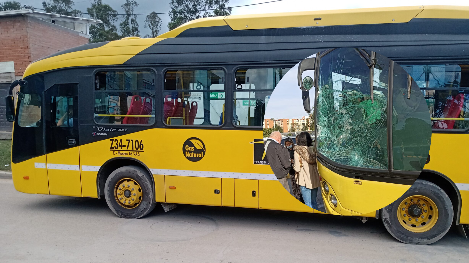 Hombre intentó colarse en estación de Transmilenio, pero un bus lo  atropelló | EL ESPECTADOR