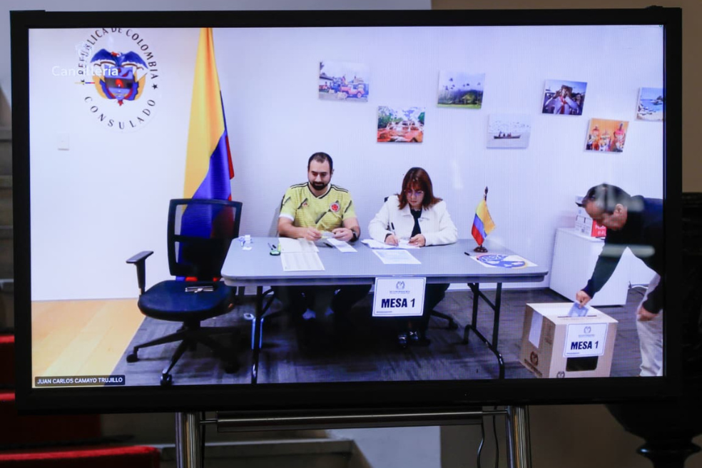 Comenzaron las votaciones en el exterior para la elección de presidente de Colombia