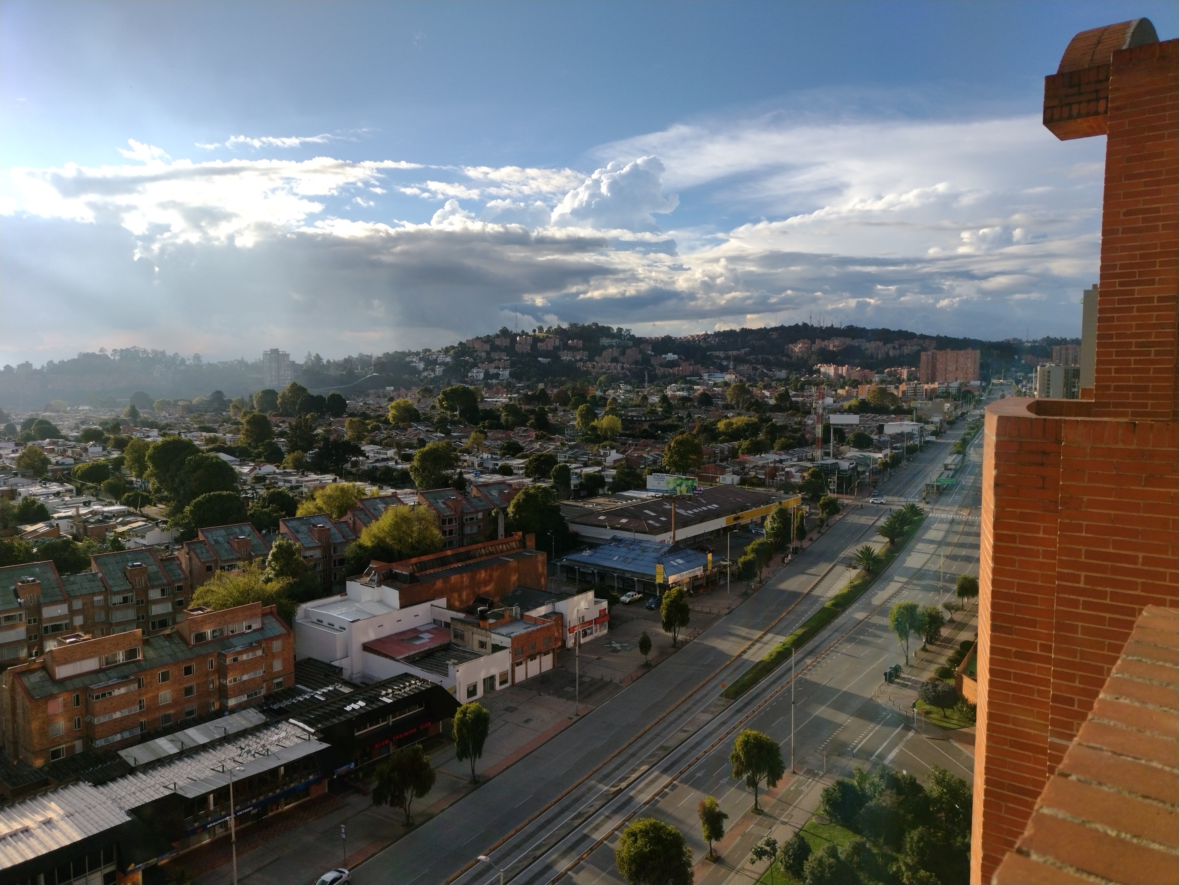 El lente principal permite hacer tomas de hasta 64 megapíxeles.
