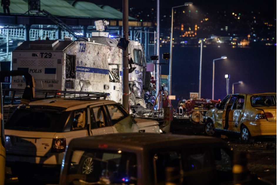 Al menos 13 personas fallecieron en atentado con carro bomba en Estambul