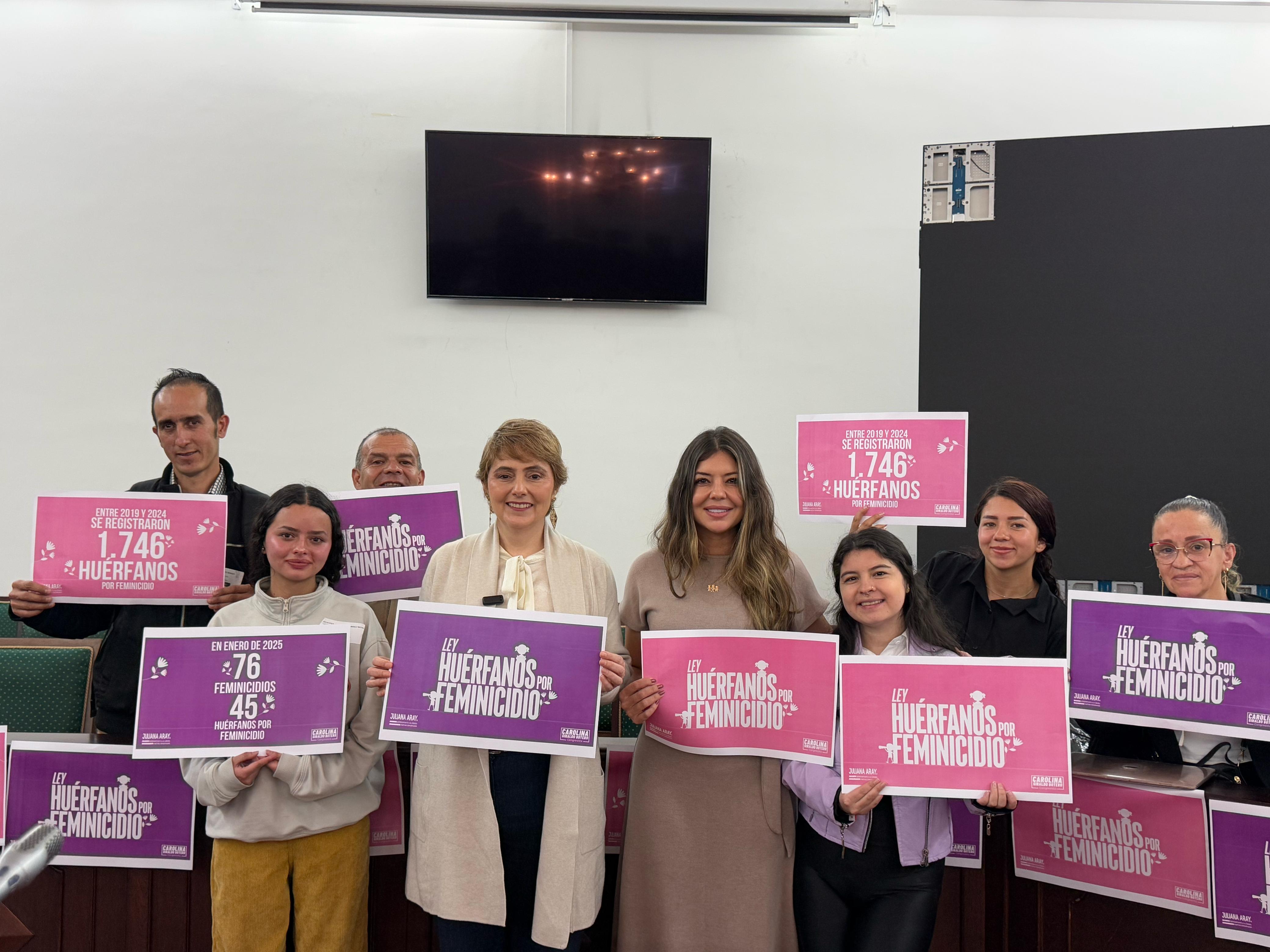 El proyecto huérfanos por feminicidio fue formulado con el respaldo de familias víctimas quienes participaron hoy en el debate y expresaron la importancia de este proyecto.