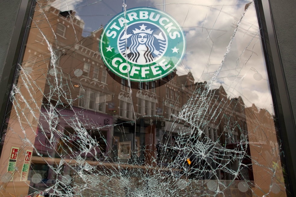 Starbucks revela cero brecha salarial de género y racial