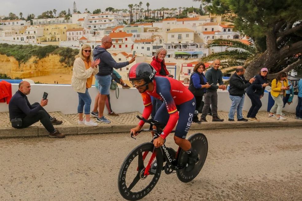 Daniel Felipe Martínez y una victoria que alivia al ciclismo colombiano