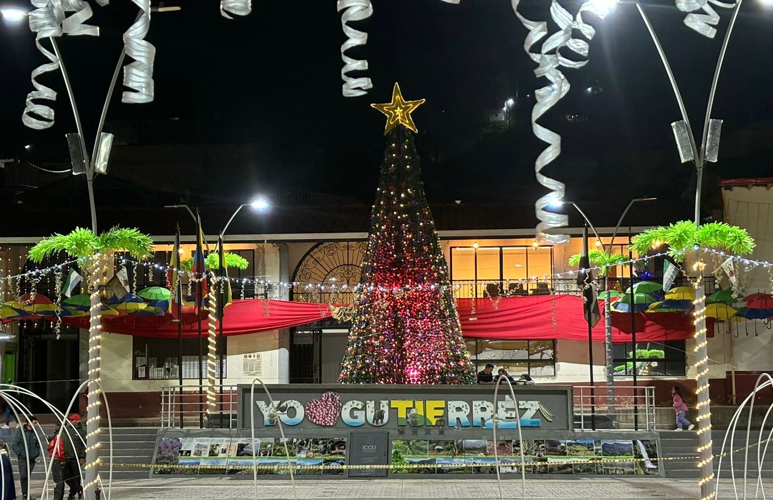 Con más de 15 mil botellas fabricaron el pesebre más grande de Cundinamarca