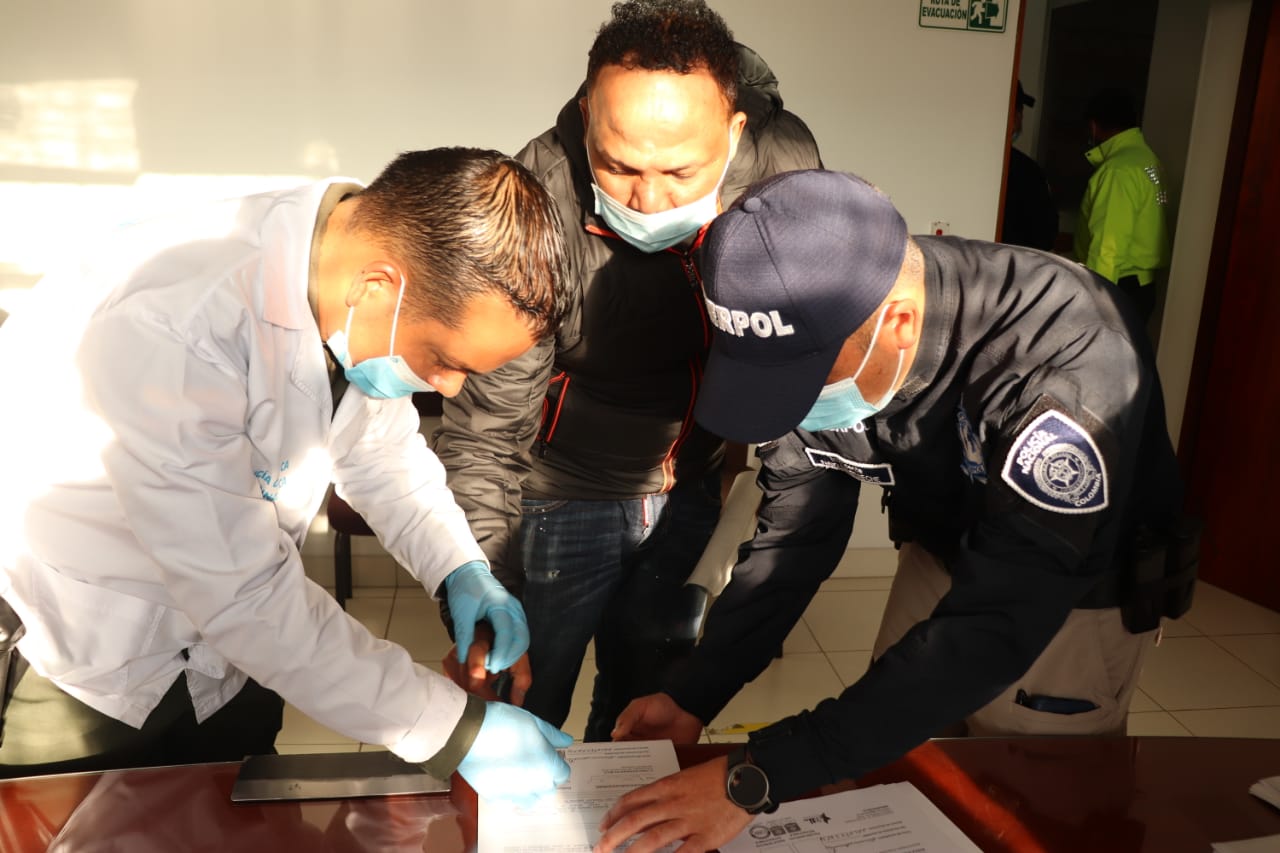 Extraditan a EE.UU. a capo narcotraficante dominicano que fue capturado en Colombia