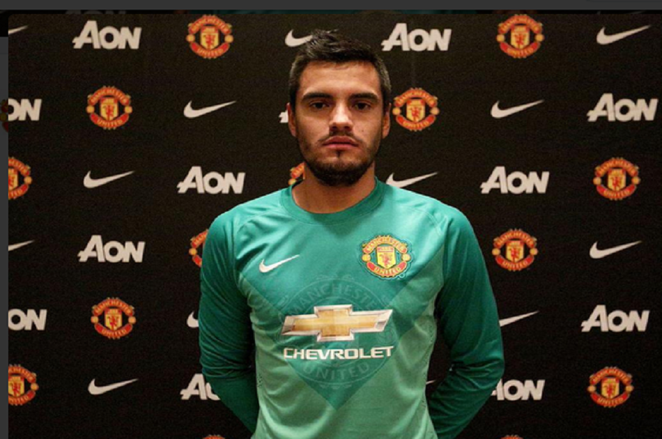 Manchester United fichó al arquero Sergio Romero por tres temporadas