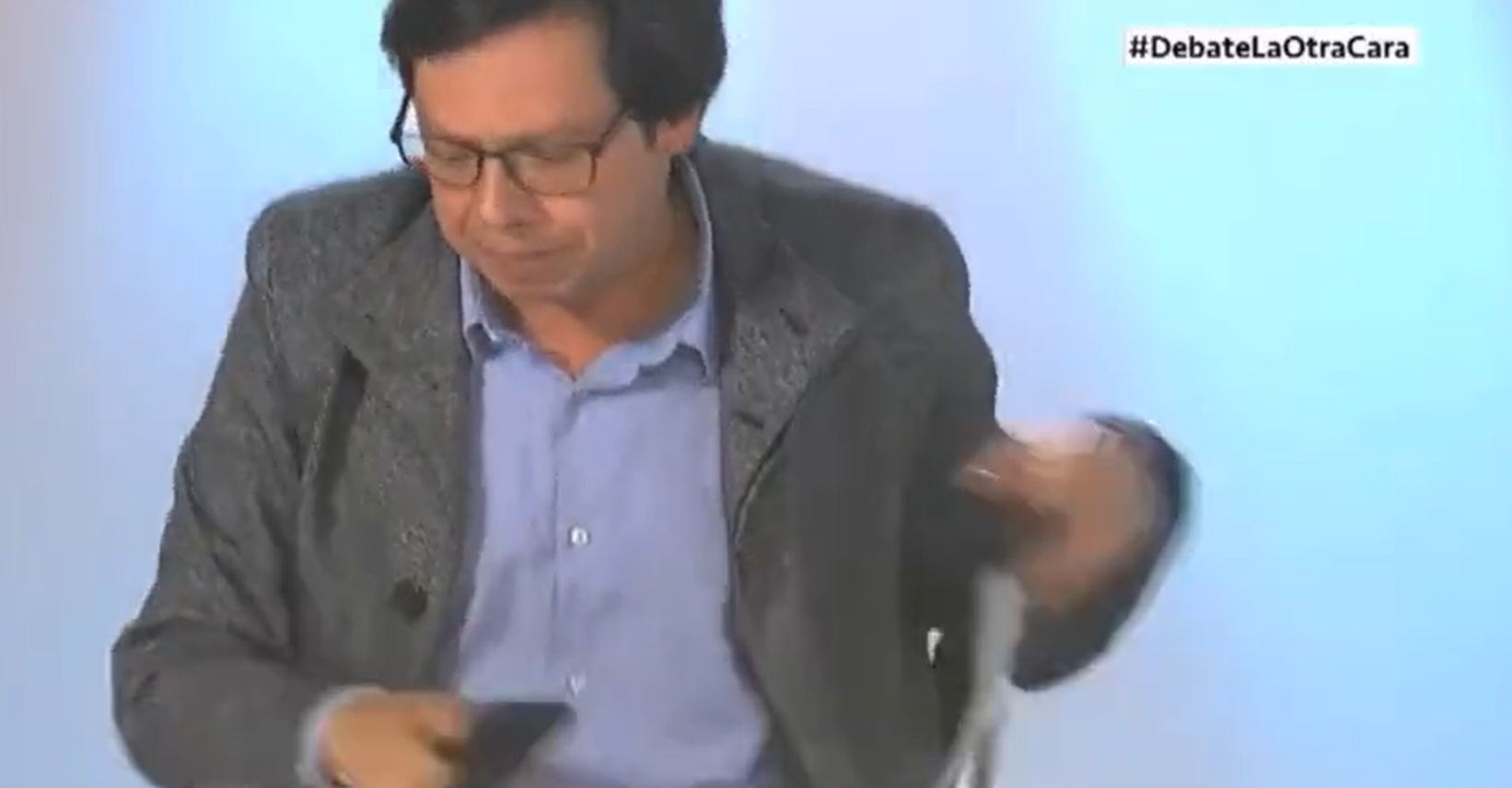 “Me salí de los chiros”, concejal Cancino se defiende tras dejar tirado debate