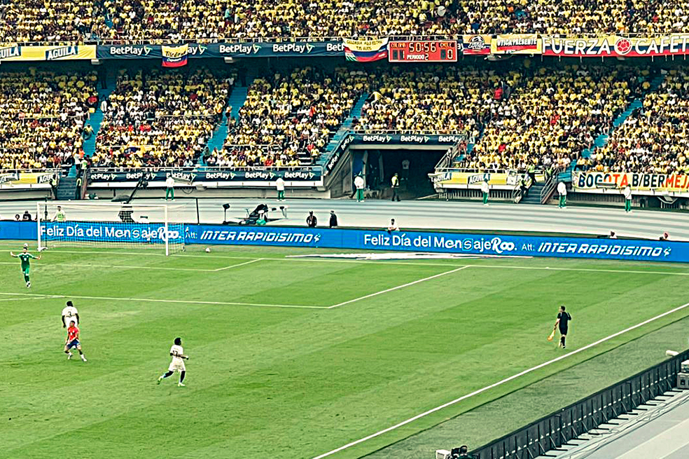 La viral valla que Inter Rapidísimo puso en el partido de la Selección Colombia
