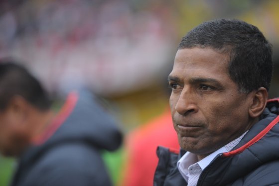 Alexis García no va más como técnico de Santa Fe