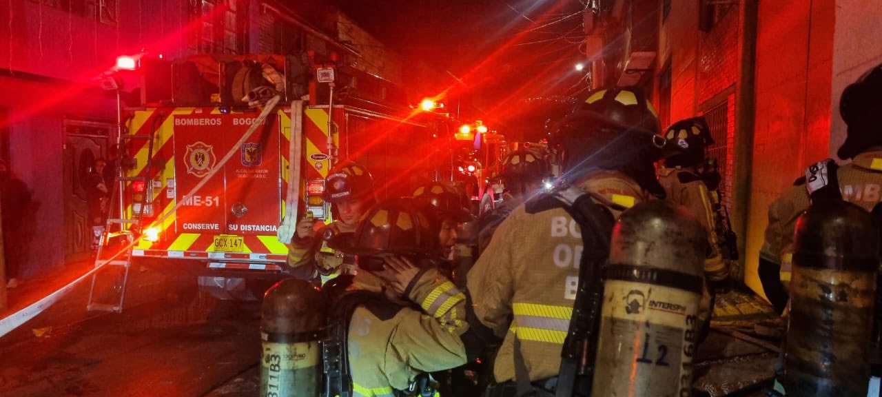 Incendio en la localidad de Tunjuelito deja a dos personas heridas