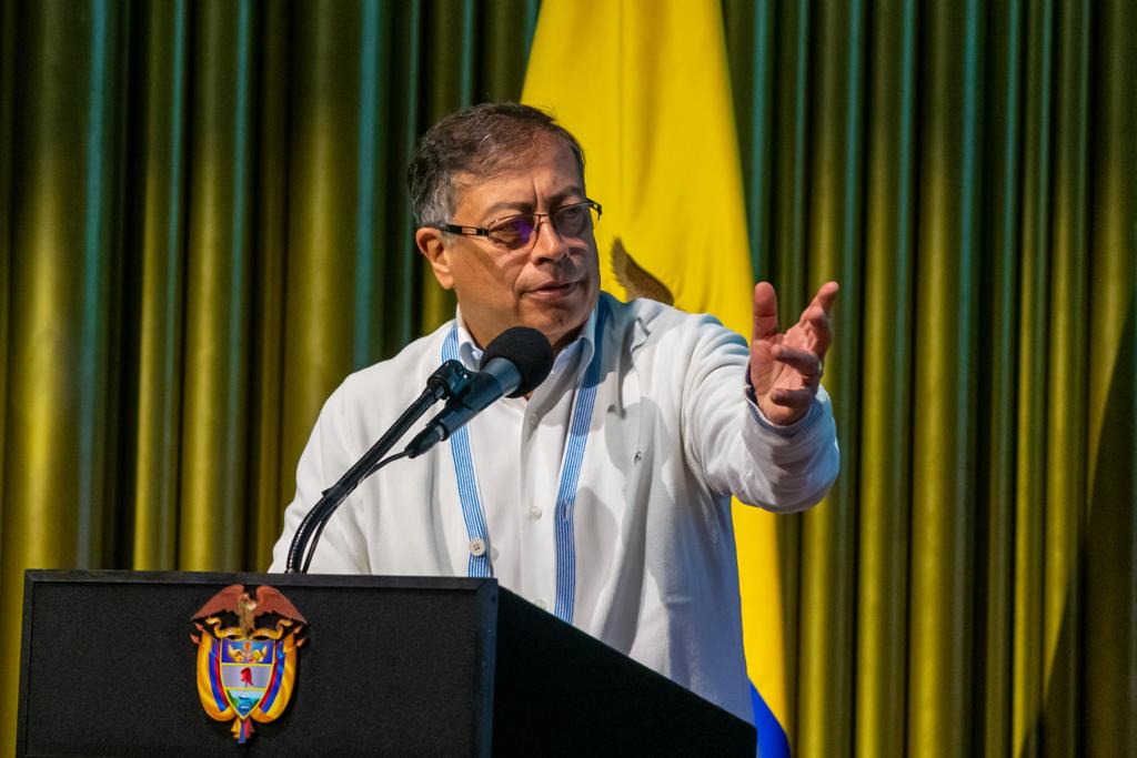 Presidente Petro ofreció apoyo a Cuba y EEUU tras estragos del huracán Ian