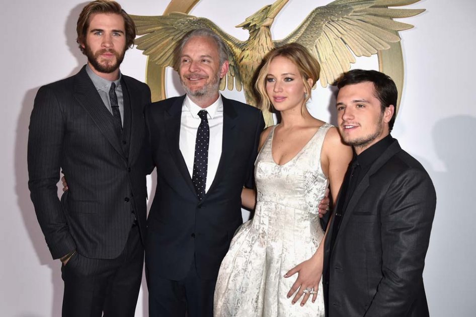 El actor Liam Hemsworth, el director Francis Lawrence, y los actores Jennifer Lawrence y Josh Hutcherson.