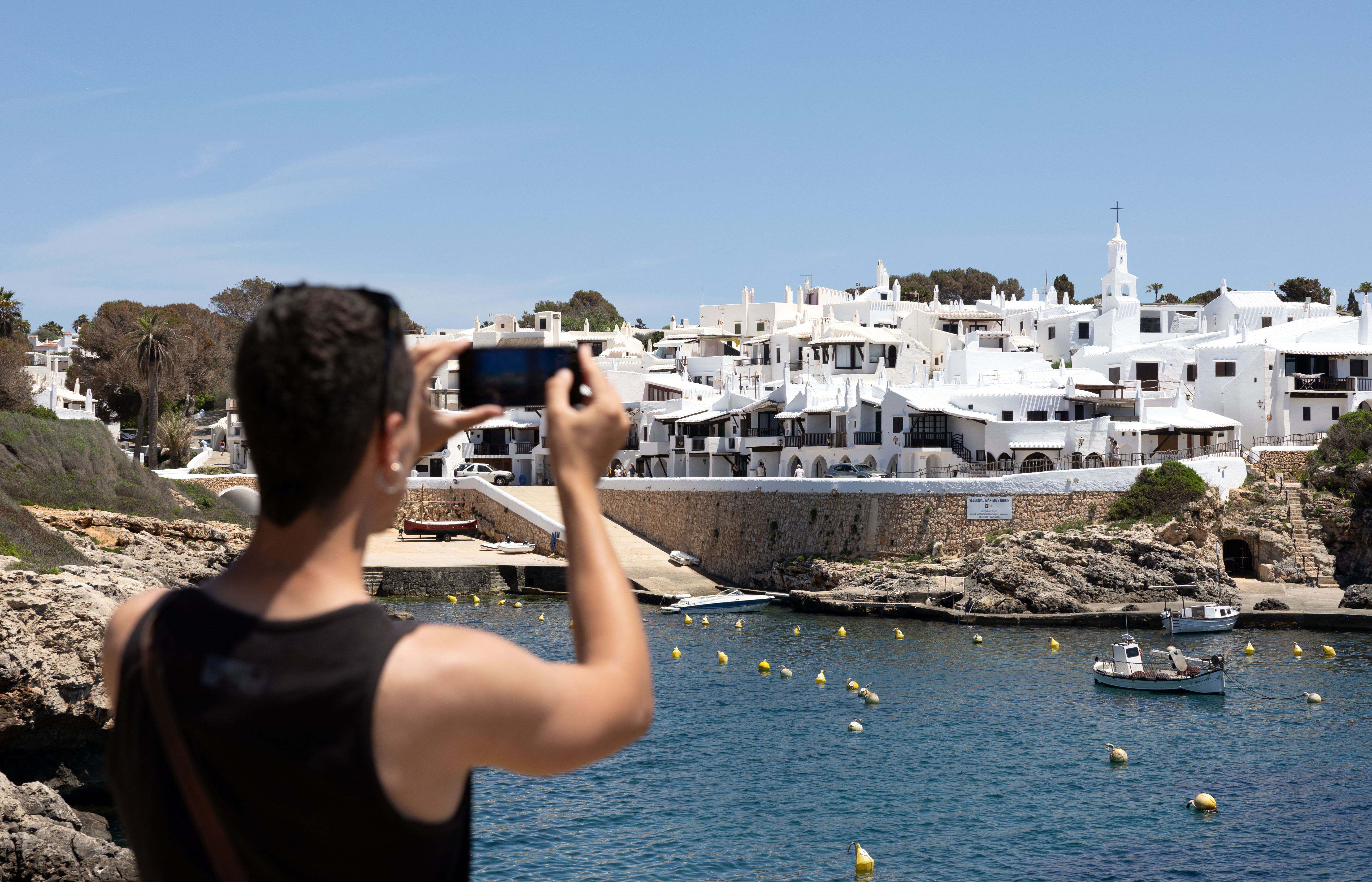 Las islas Baleares buscan poner freno a la masificación turística