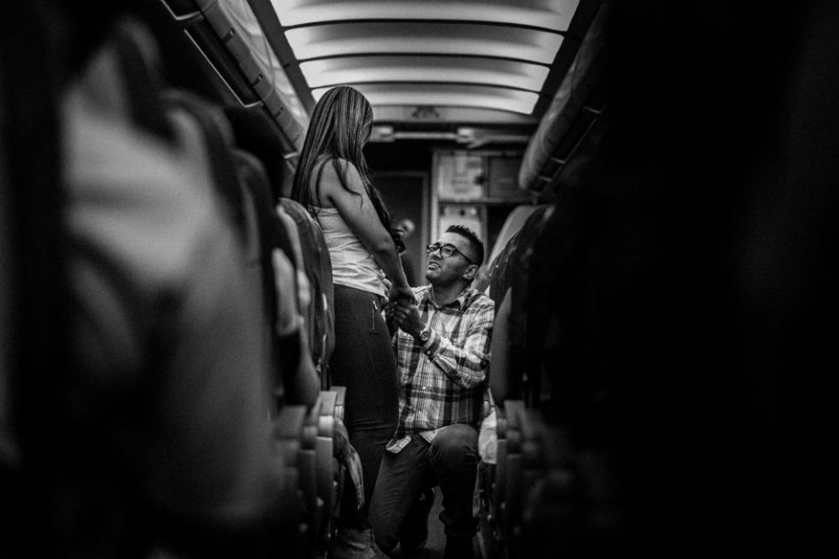 Así fue la propuesta de matrimonio en un vuelo de Viva Colombia