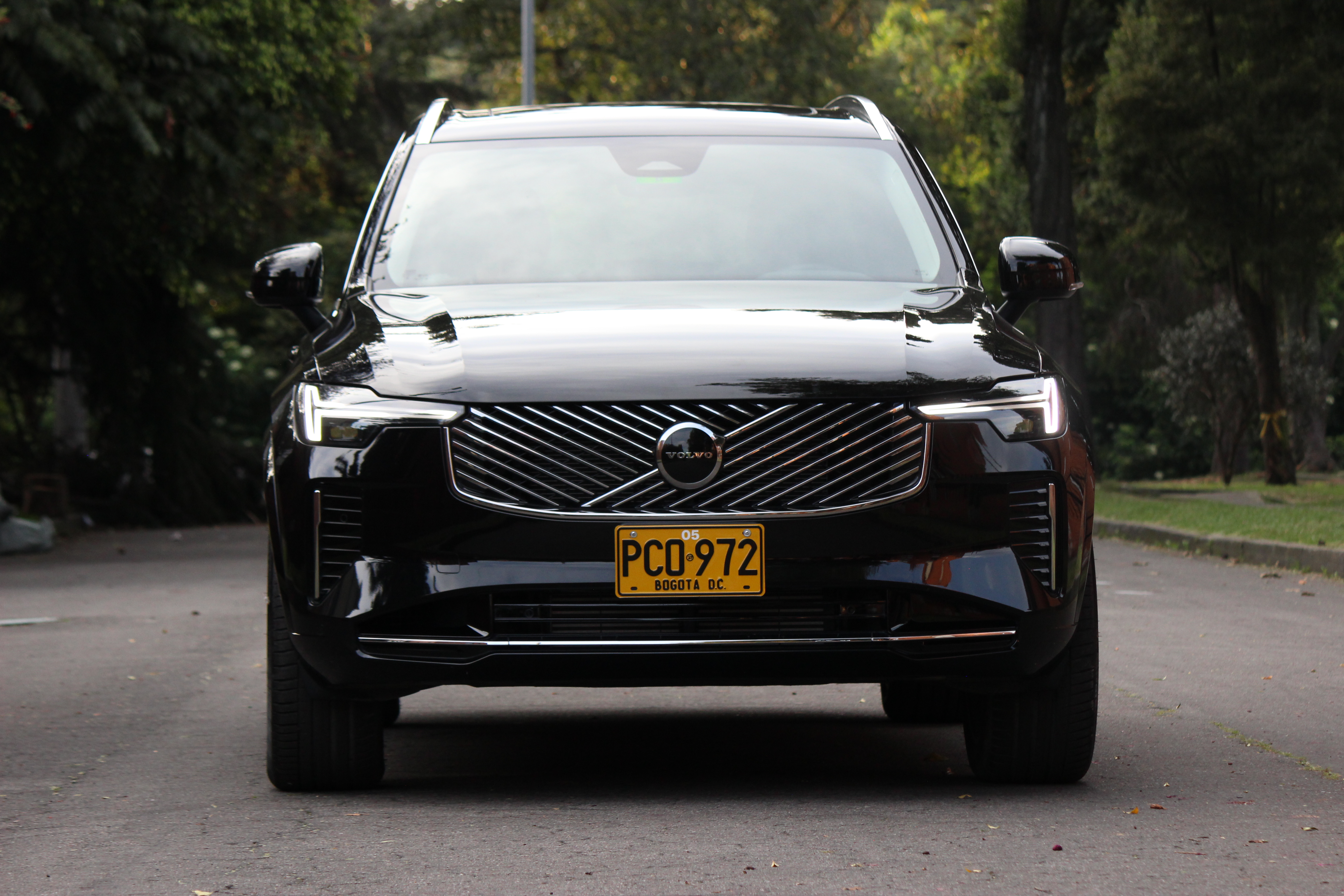 Volvo XC90 T8 2025.