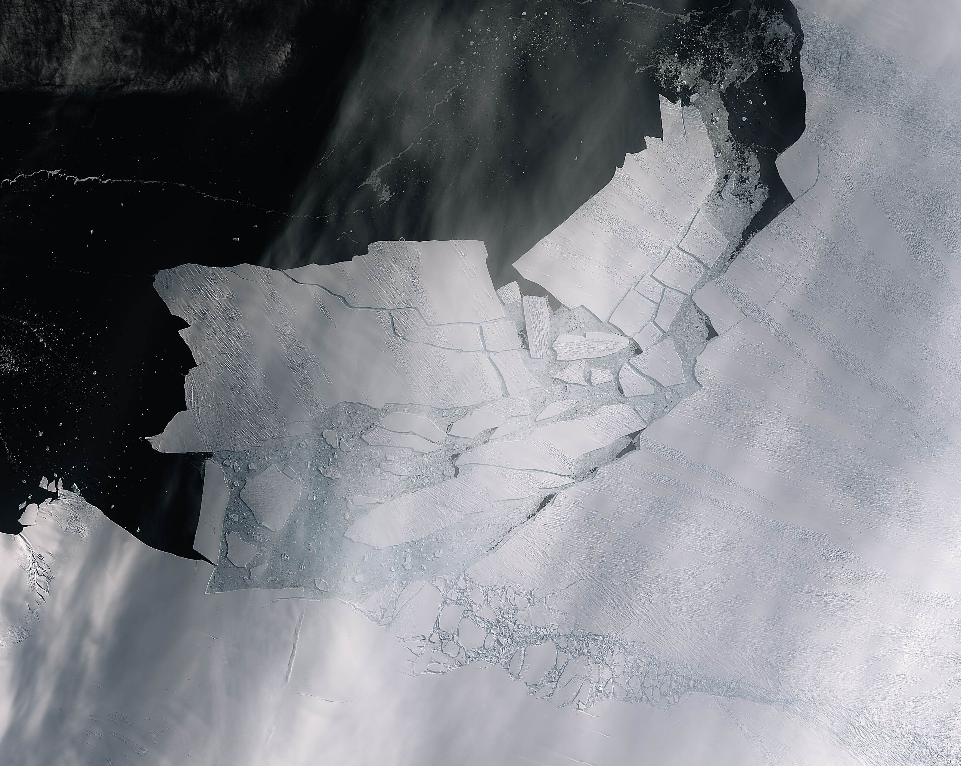 Gigantesco iceberg se desprendió de la Antártida
