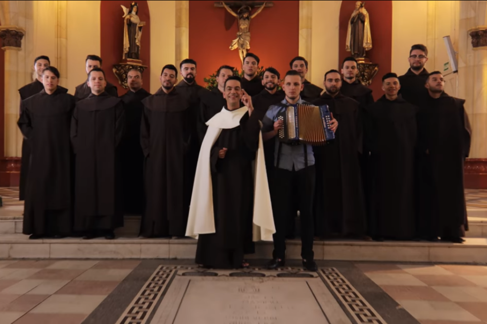 Frailes carmelitas compusieron vallenato para recibir al papa